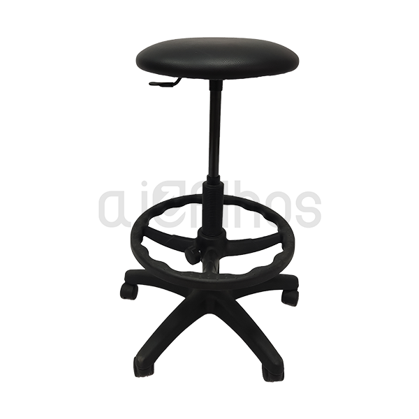 Banco estirador com pateres, altura ajustável, assento em napa de cor preta