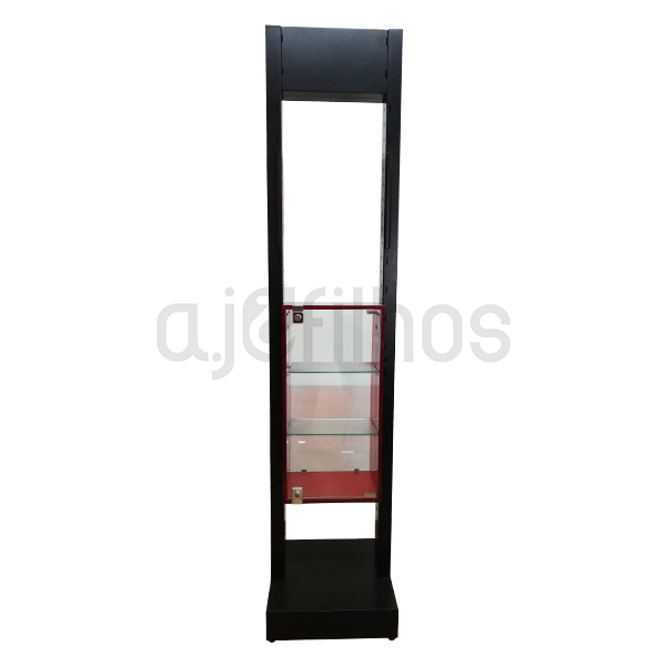 Expositor com estrutura em metal preta, caixa expositora em vidro vermelho e transparente, com iluminação interior